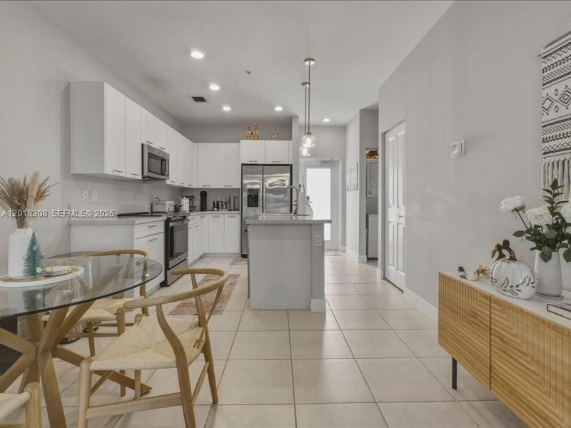 DOWNTOWN DORAL SOUTH PHAS - Residential