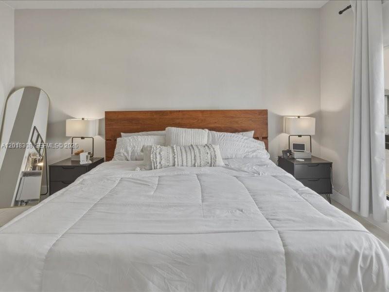 DOWNTOWN DORAL SOUTH PHAS - Residential