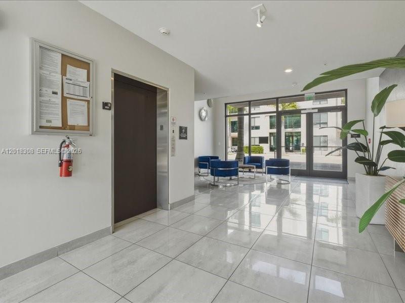 DOWNTOWN DORAL SOUTH PHAS - Residential