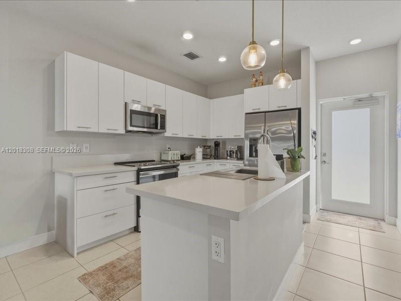 DOWNTOWN DORAL SOUTH PHAS - Residential