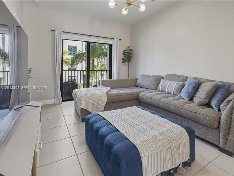 DOWNTOWN DORAL SOUTH PHAS - Residential