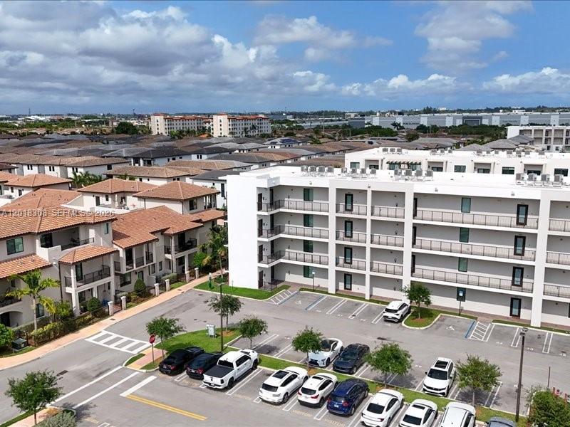 DOWNTOWN DORAL SOUTH PHAS - Residential