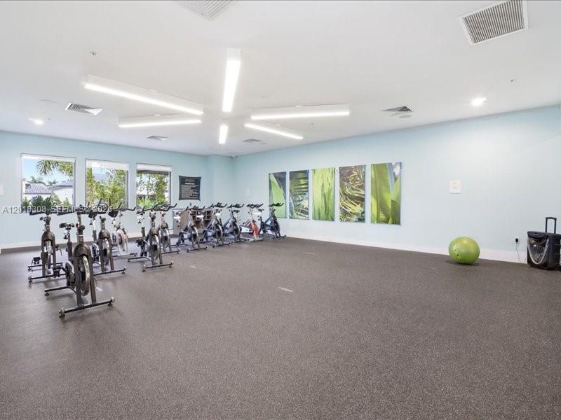 DOWNTOWN DORAL SOUTH PHAS - Residential