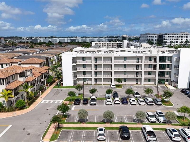 DOWNTOWN DORAL SOUTH PHAS - Residential