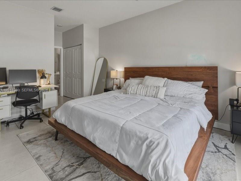 DOWNTOWN DORAL SOUTH PHAS - Residential