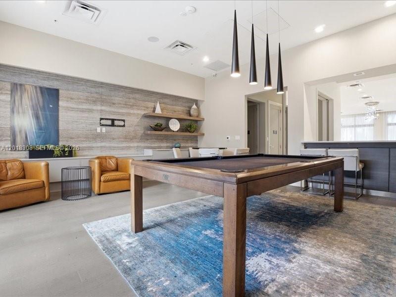 DOWNTOWN DORAL SOUTH PHAS - Residential