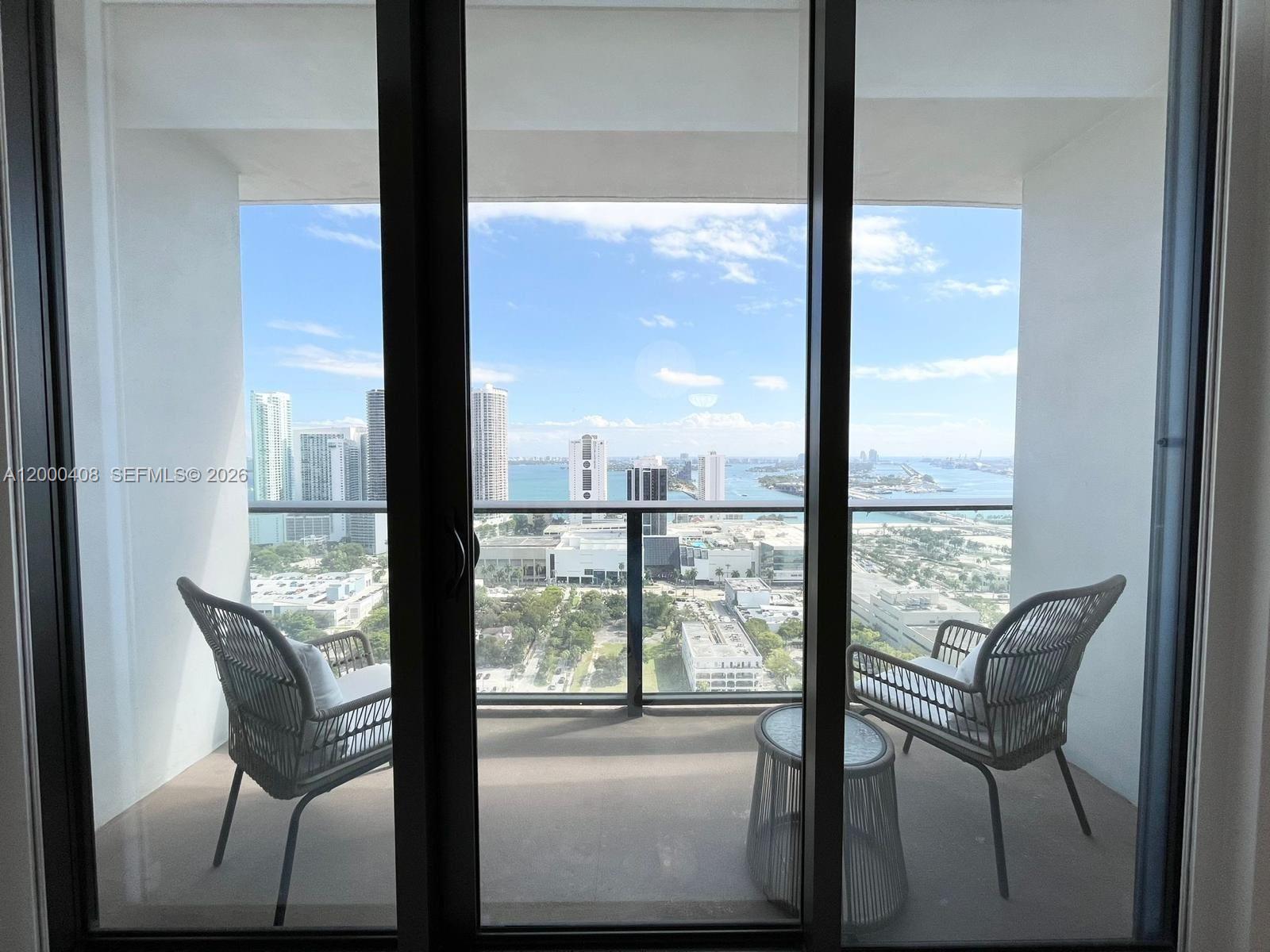 CANVAS CONDO - Residential Lease