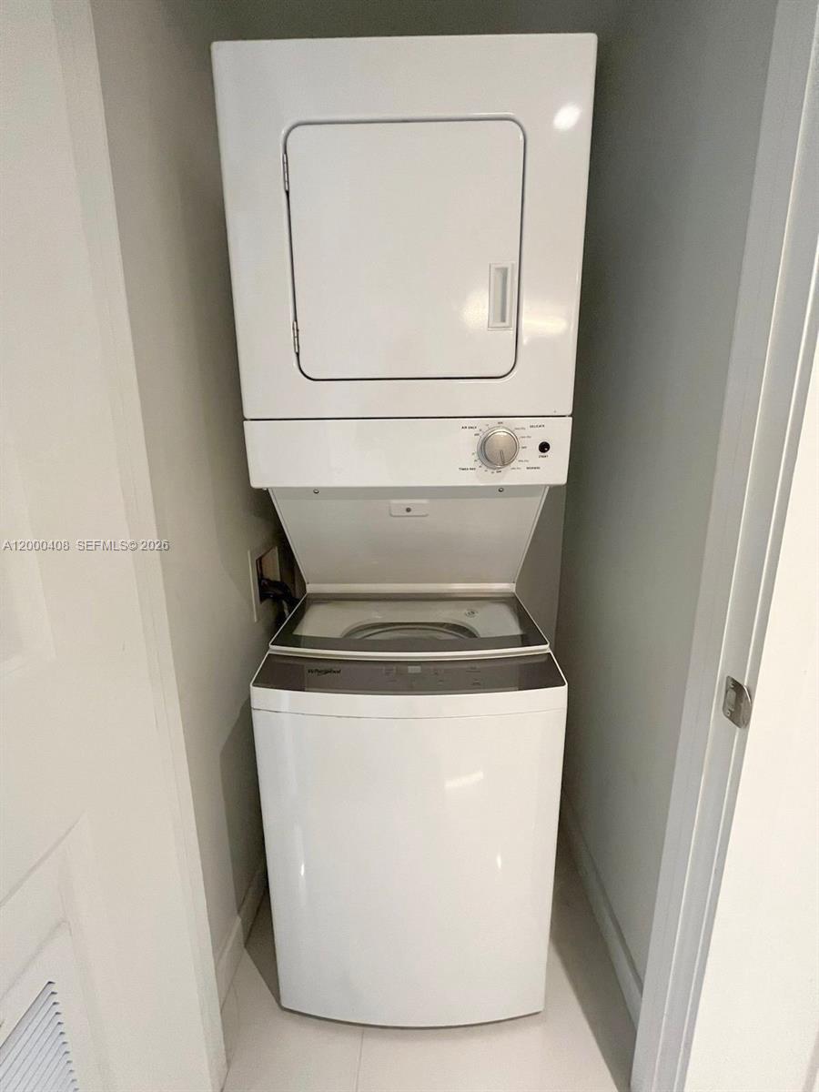 CANVAS CONDO - Residential Lease