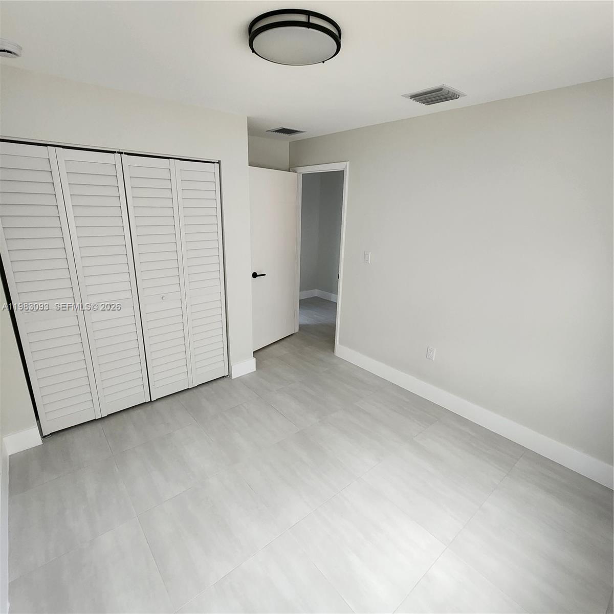 WOODMERE - Residential Lease