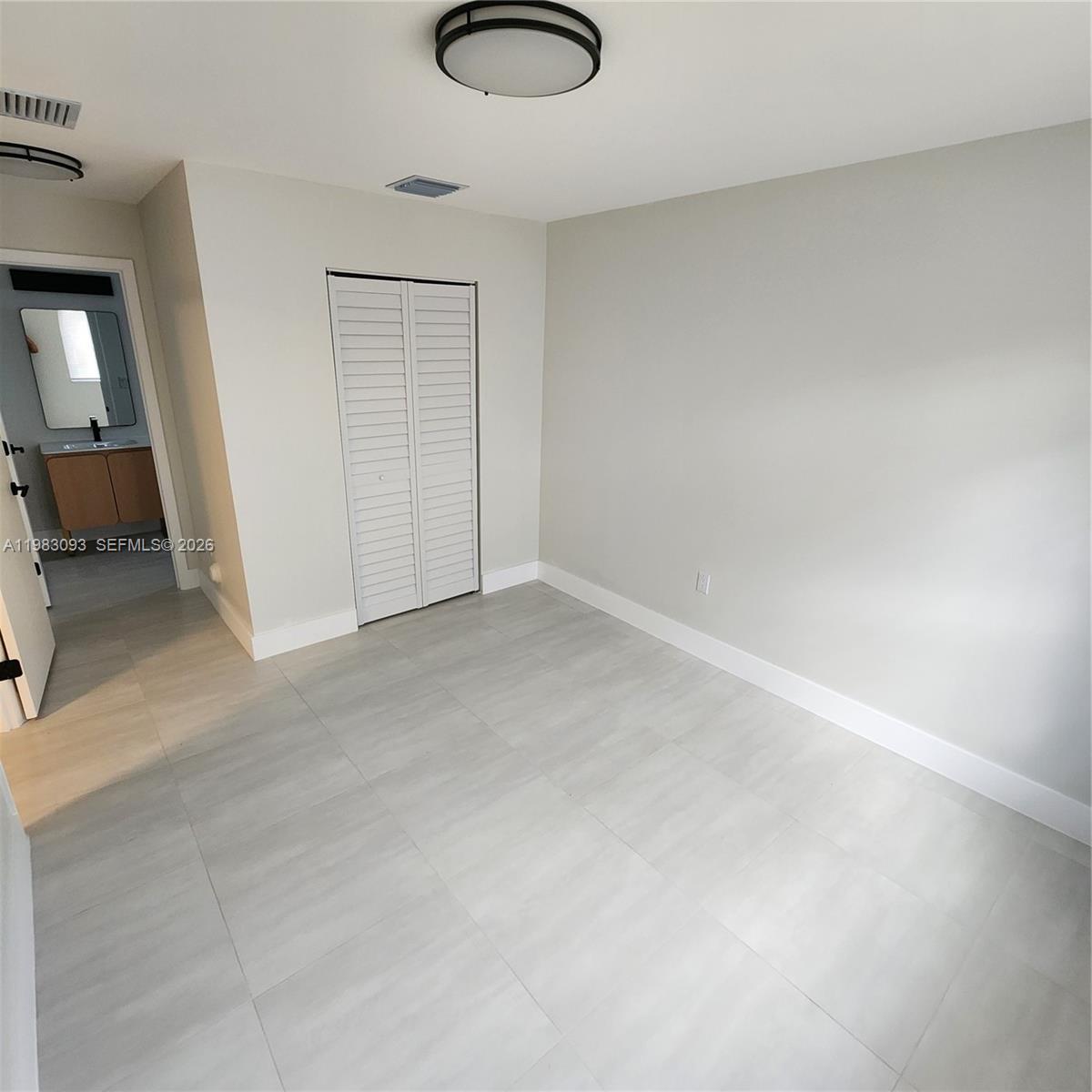 WOODMERE - Residential Lease