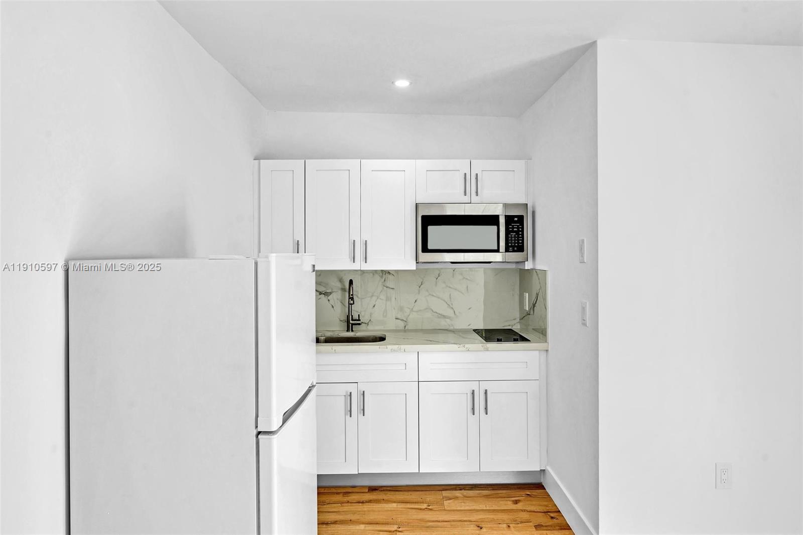 BLANTON PARK - Residential Lease