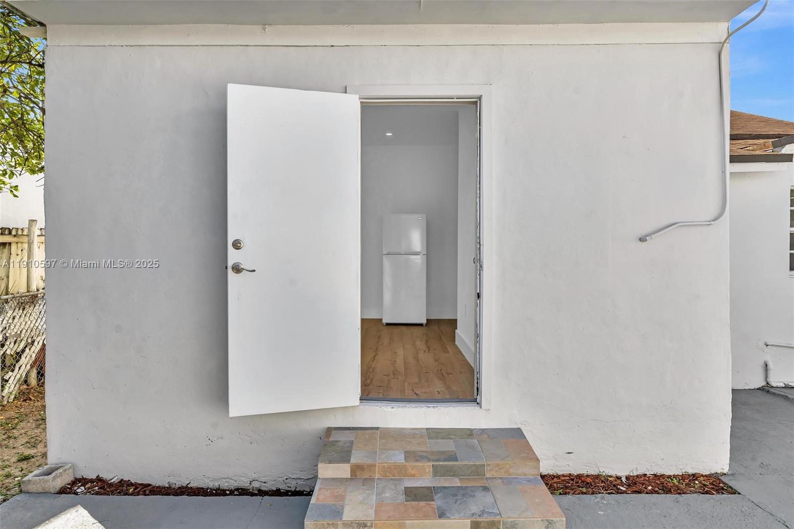 BLANTON PARK - Residential Lease