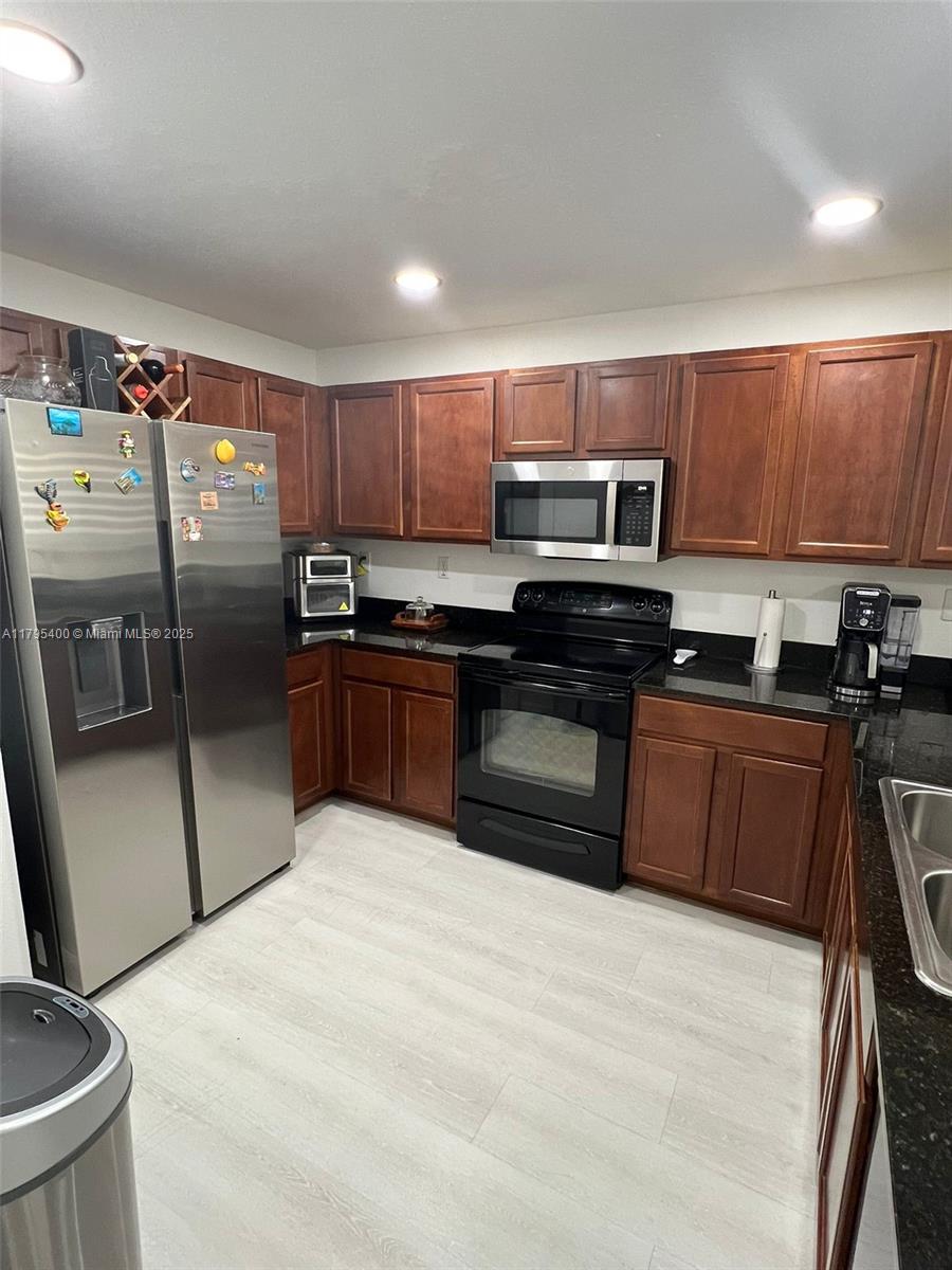 8899 NW 107th Ct 109