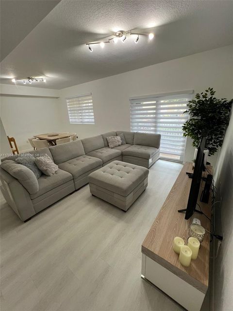 8899 NW 107th Ct 109 Doral FL 33178