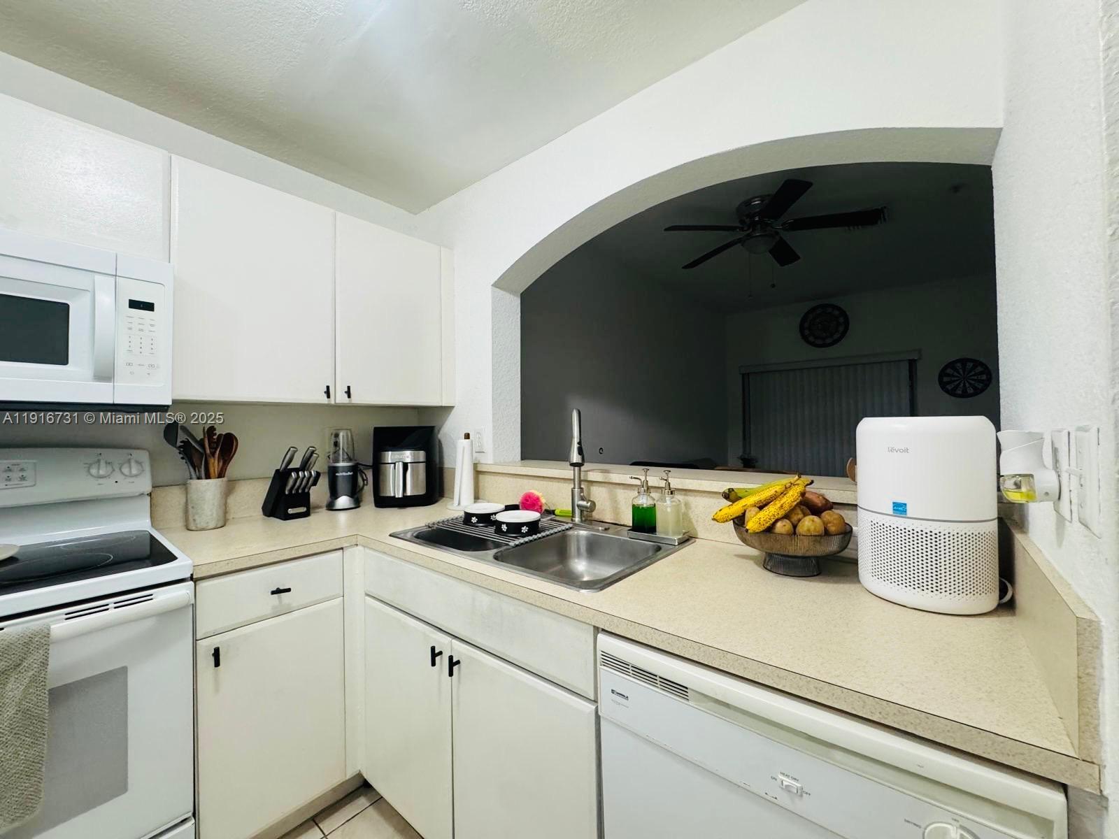 PARK PLACE AT MIDWAY COND - Residential Lease