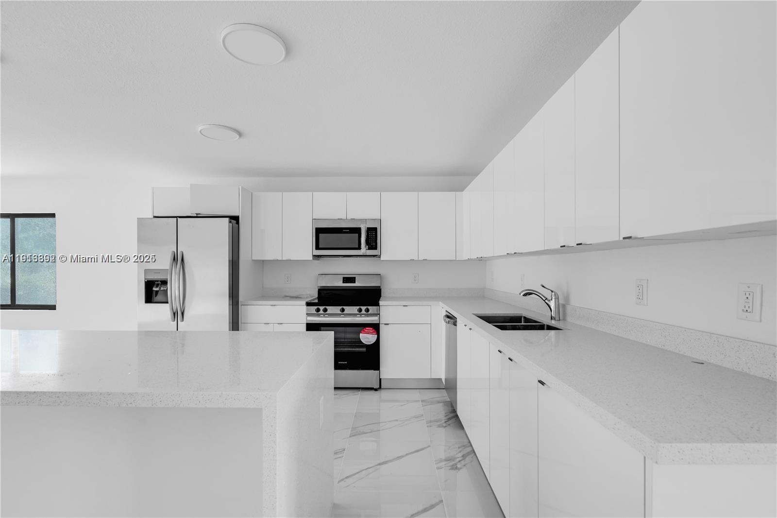 DOWNER PALMS DIV 2 - Residential Lease