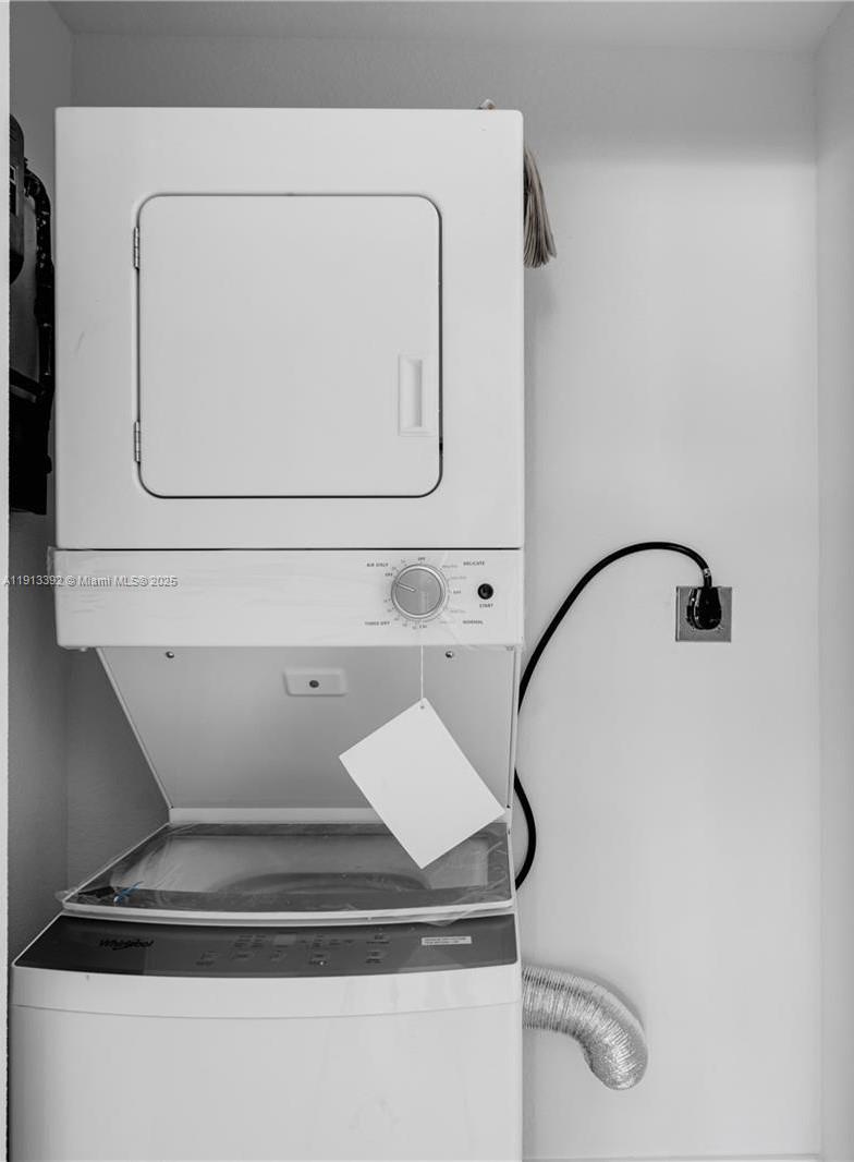 DOWNER PALMS DIV 2 - Residential Lease