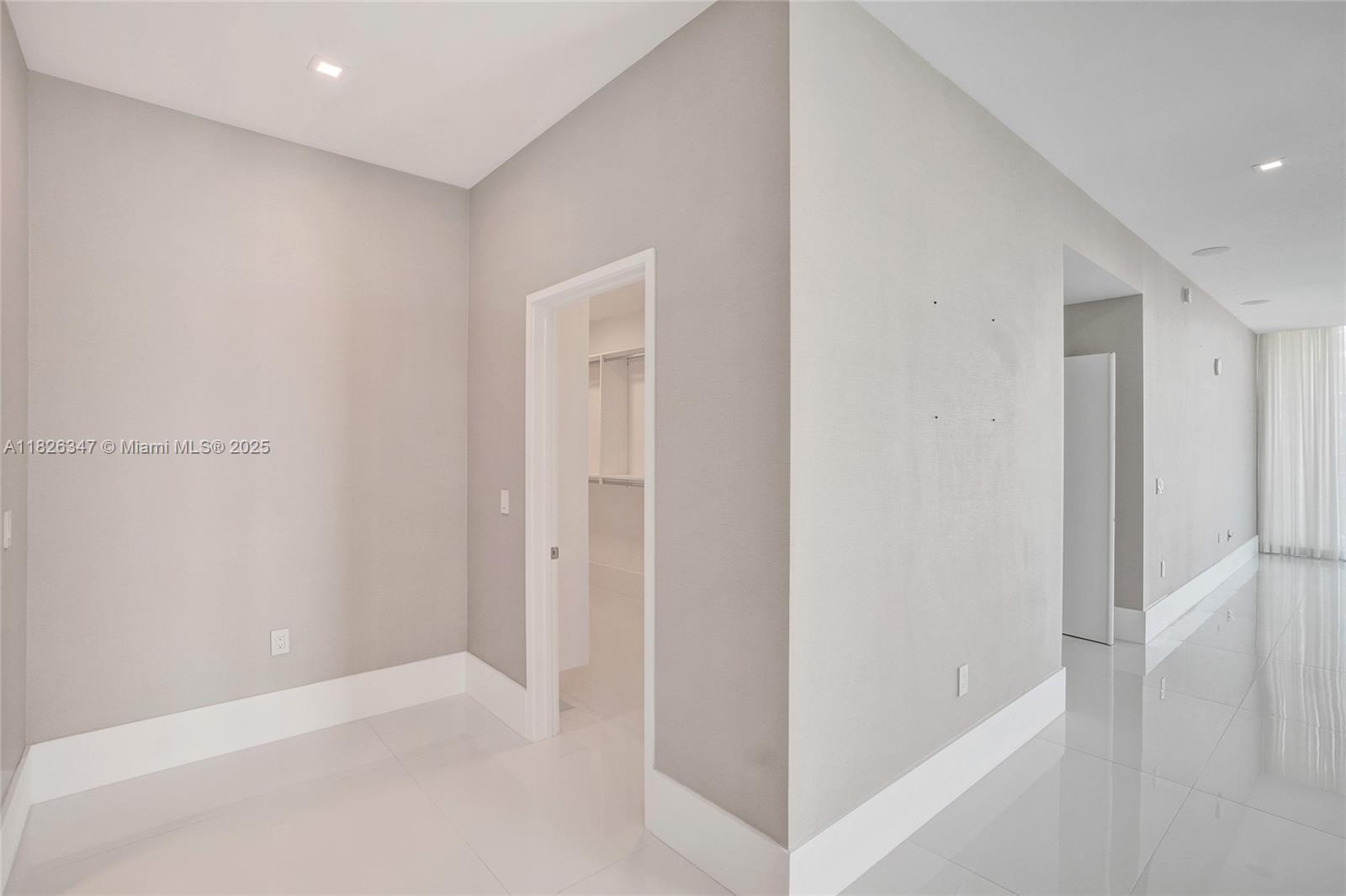 PARQUE TOWERS CONDO - Residential