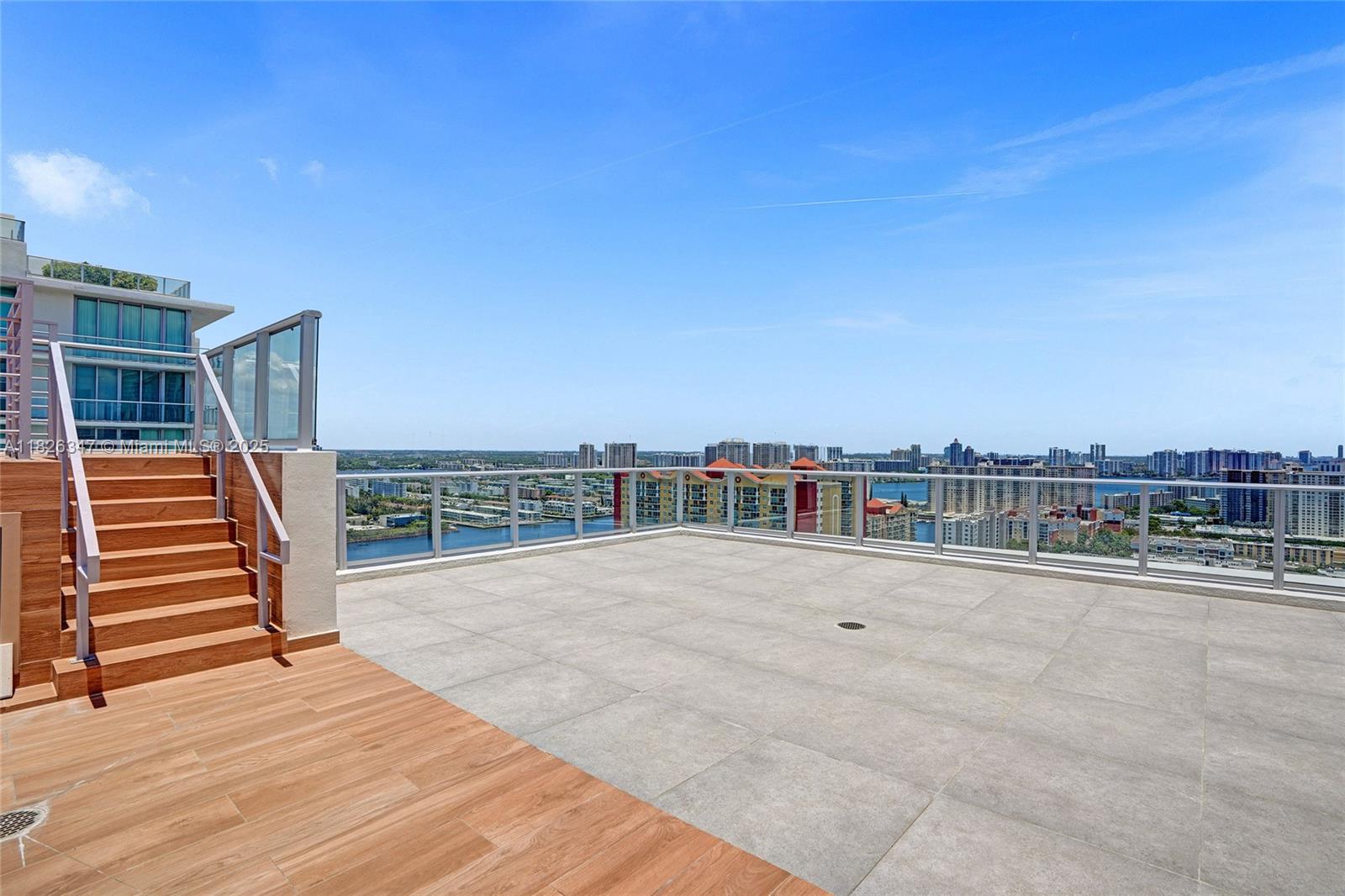 PARQUE TOWERS CONDO - Residential