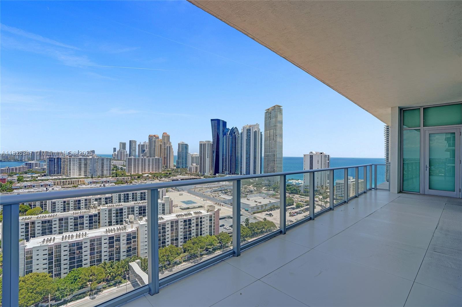 PARQUE TOWERS CONDO - Residential