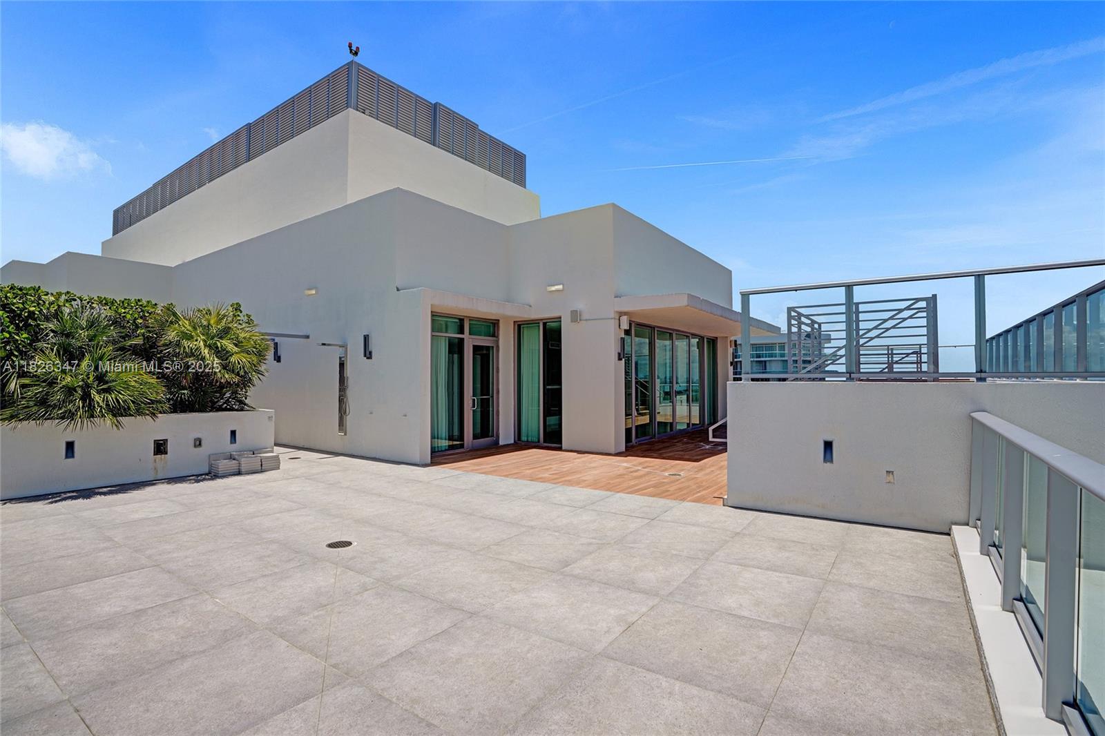 PARQUE TOWERS CONDO - Residential