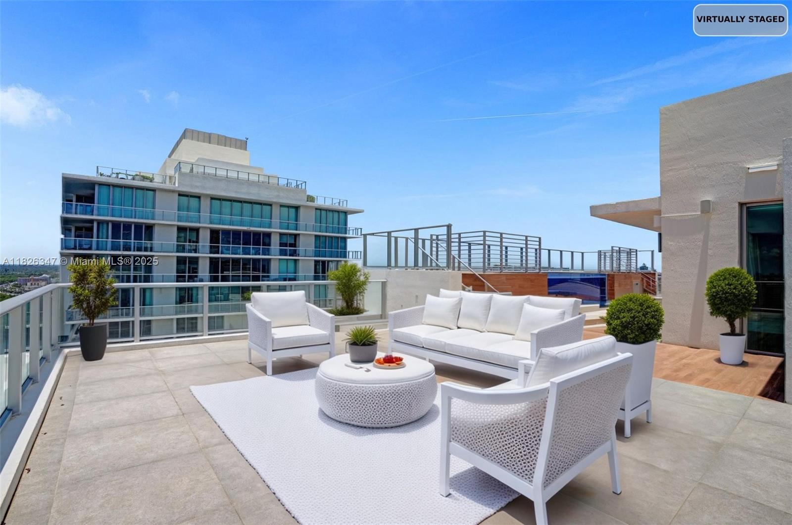 PARQUE TOWERS CONDO - Residential