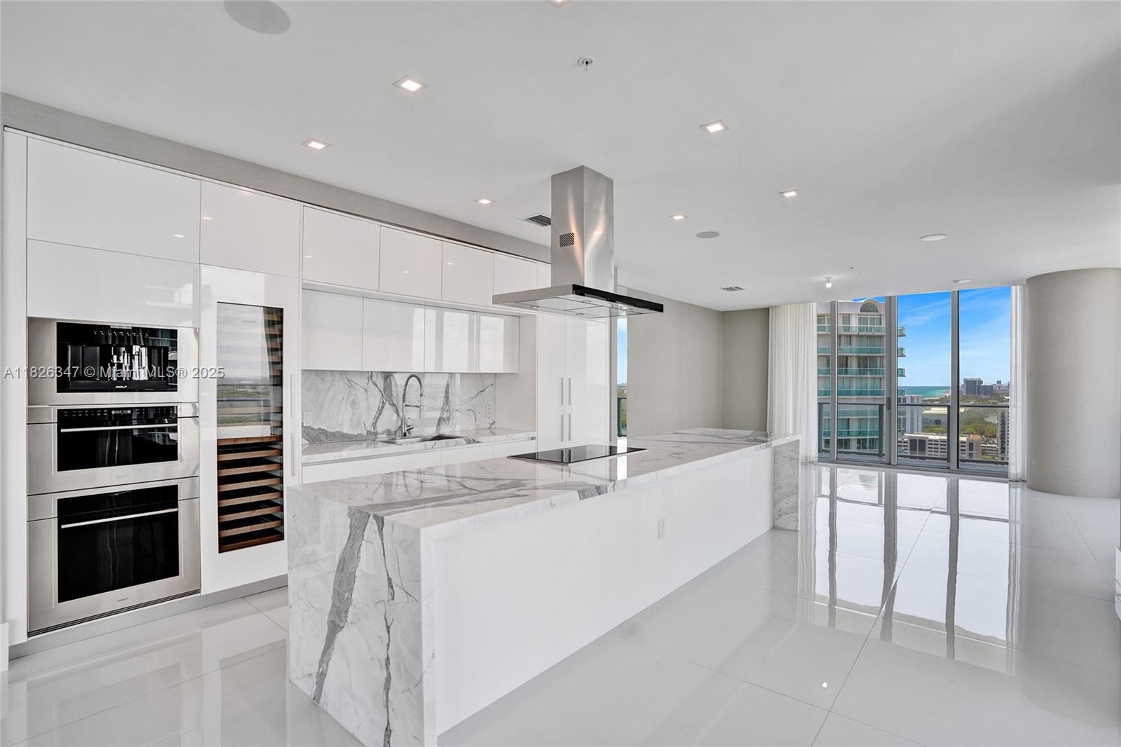 PARQUE TOWERS CONDO - Residential