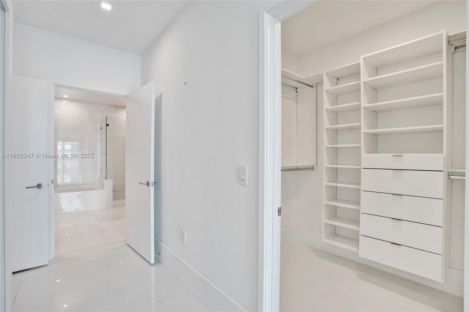 PARQUE TOWERS CONDO - Residential