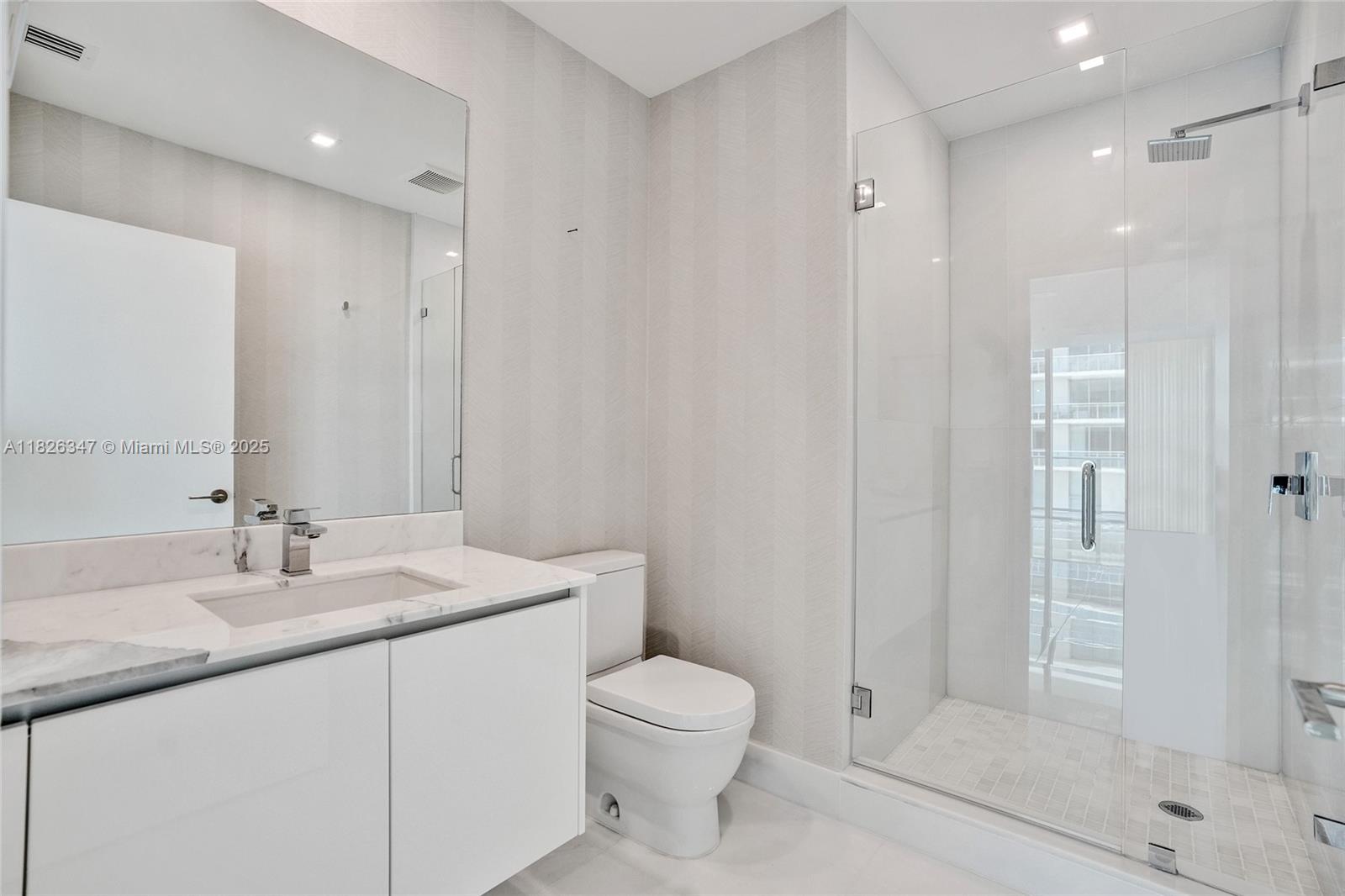 PARQUE TOWERS CONDO - Residential