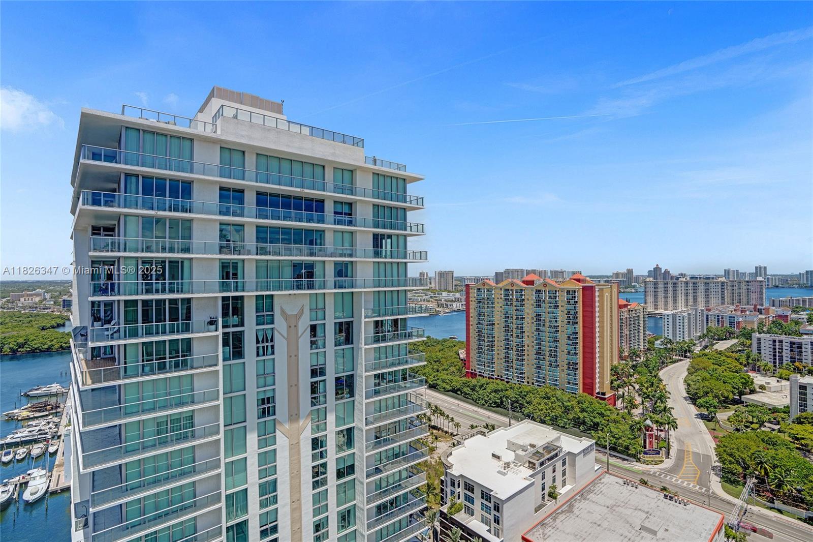 PARQUE TOWERS CONDO - Residential