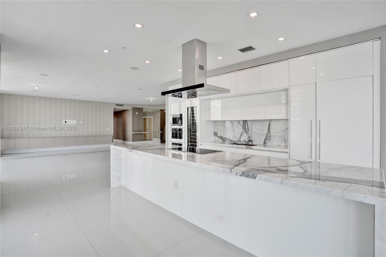 PARQUE TOWERS CONDO - Residential