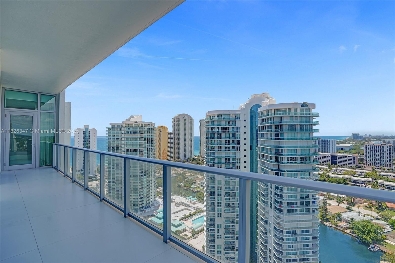 PARQUE TOWERS CONDO - Residential