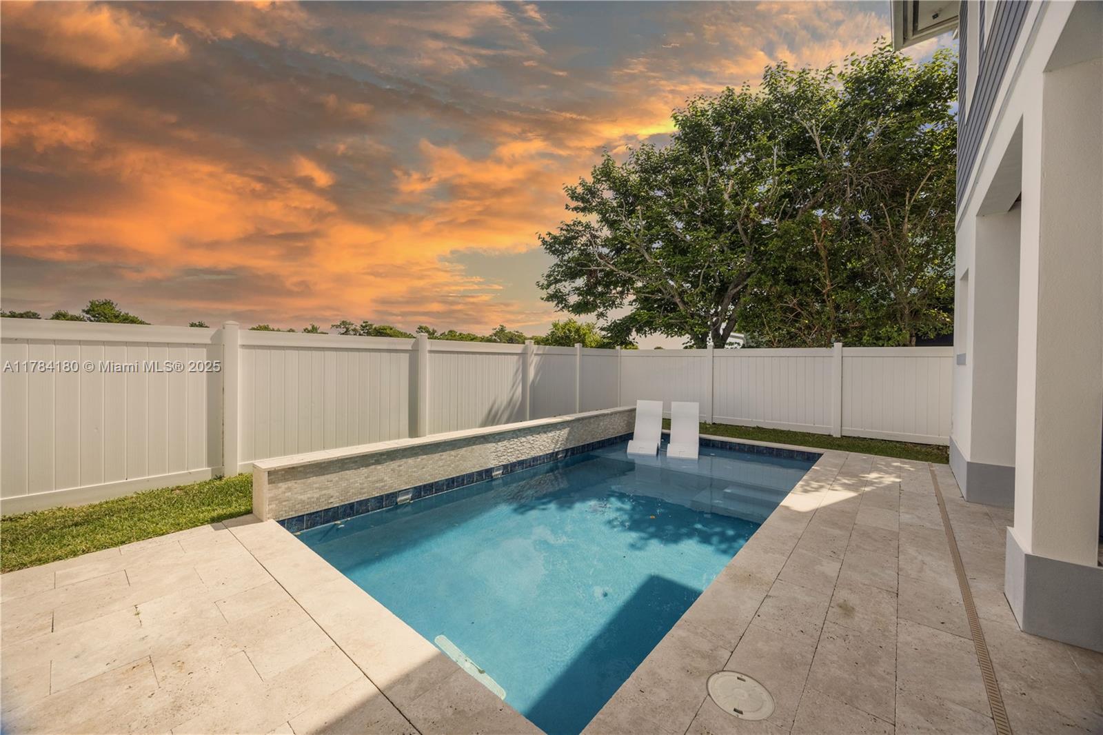 XANADU BY THE SEA - Residential