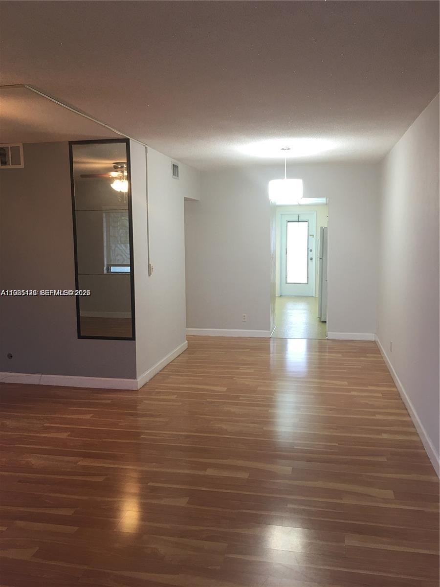 FLORIDIAN ARMS CONDO - Residential Lease