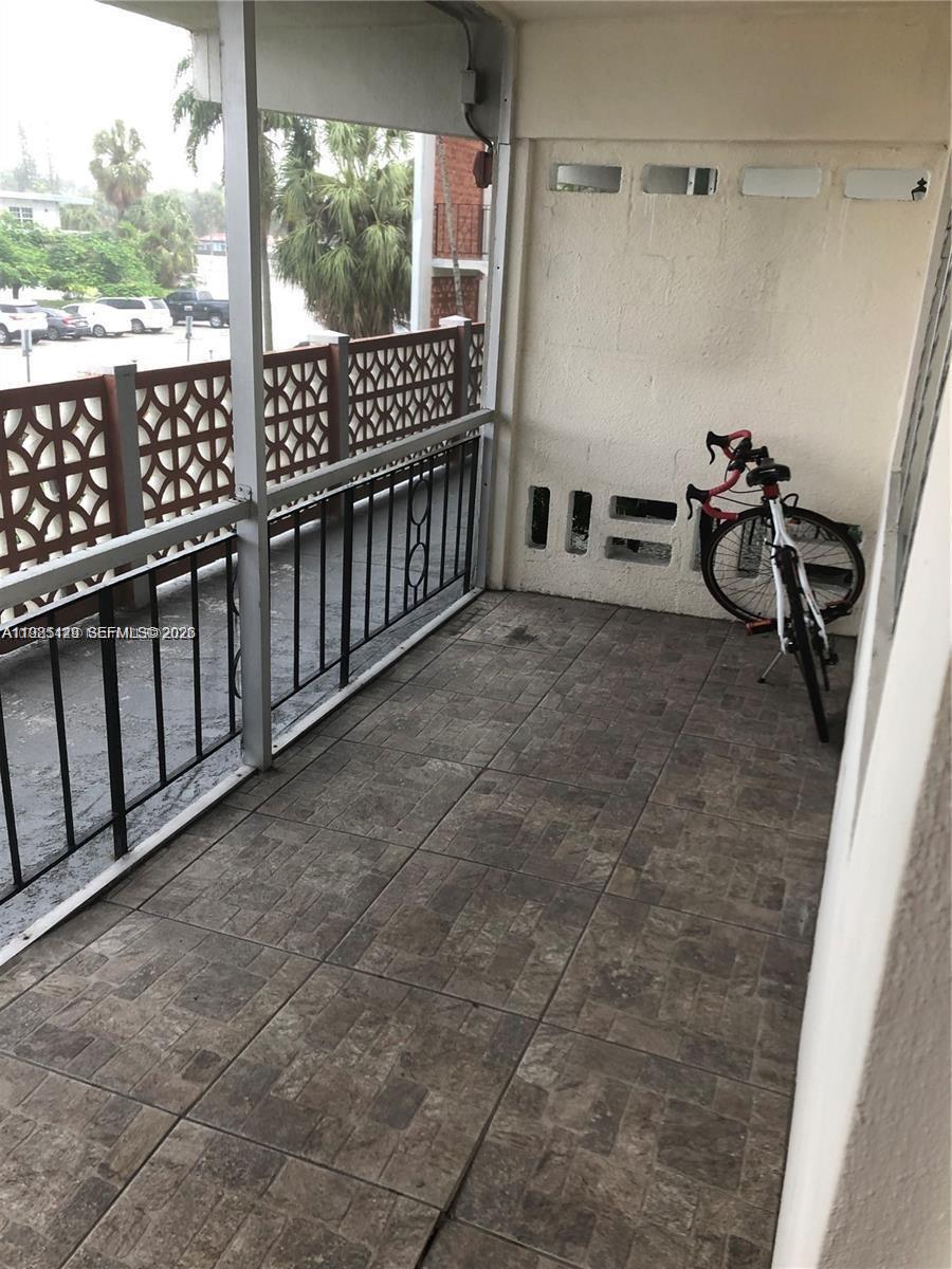 FLORIDIAN ARMS CONDO - Residential Lease