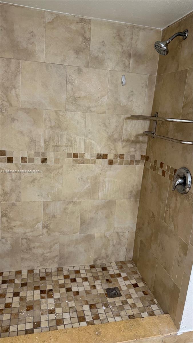 VISTA TRACE 2 CONDO - Residential Lease