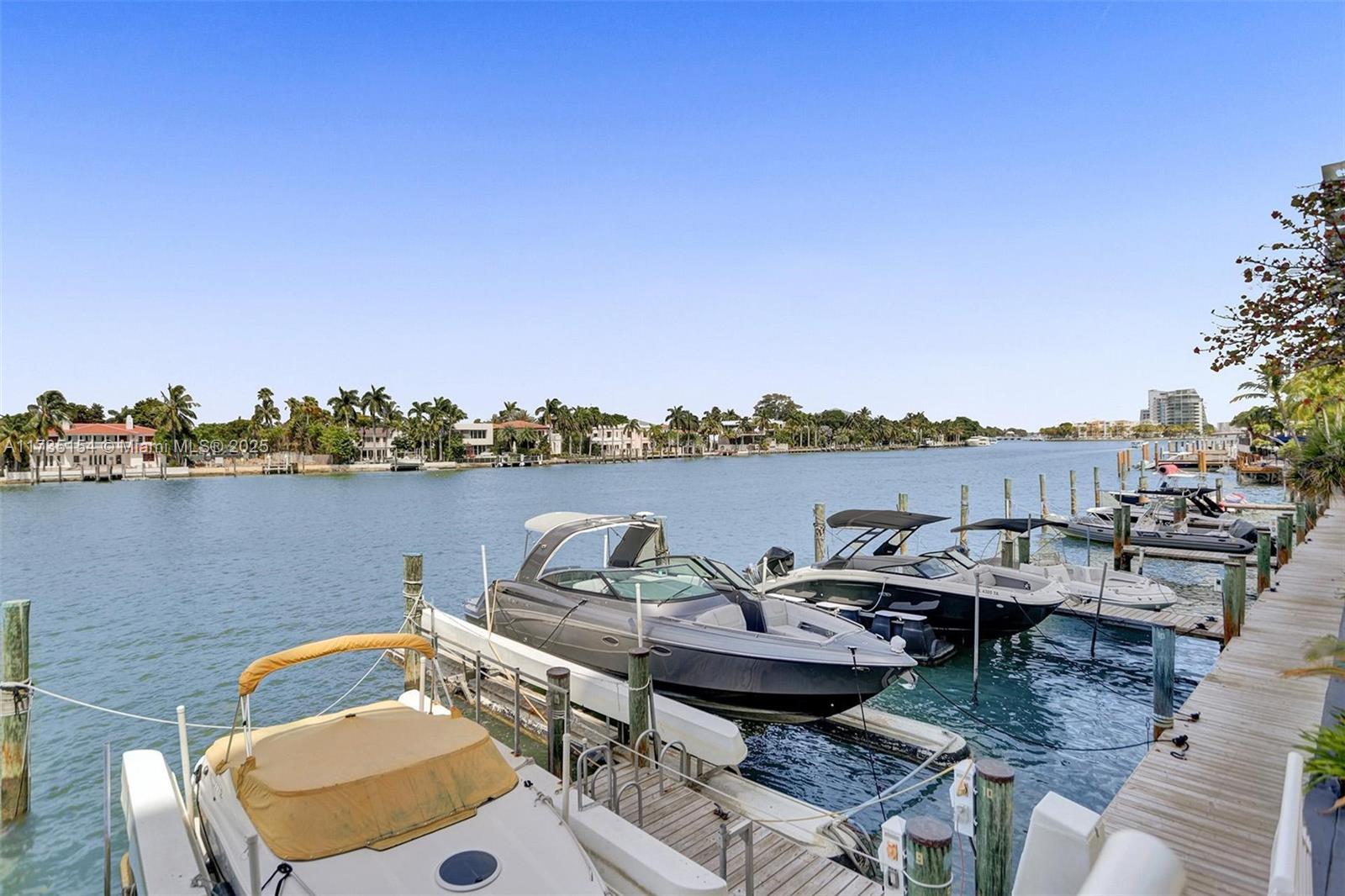 5600 CONDO - Residential