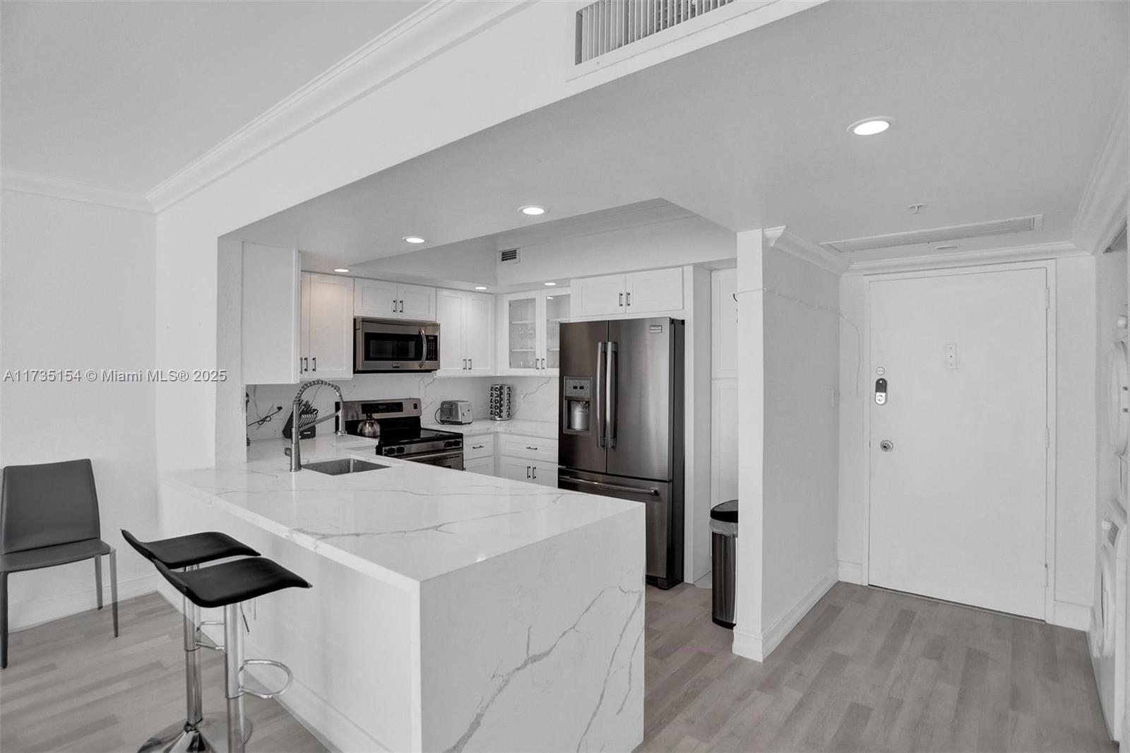 5600 CONDO - Residential