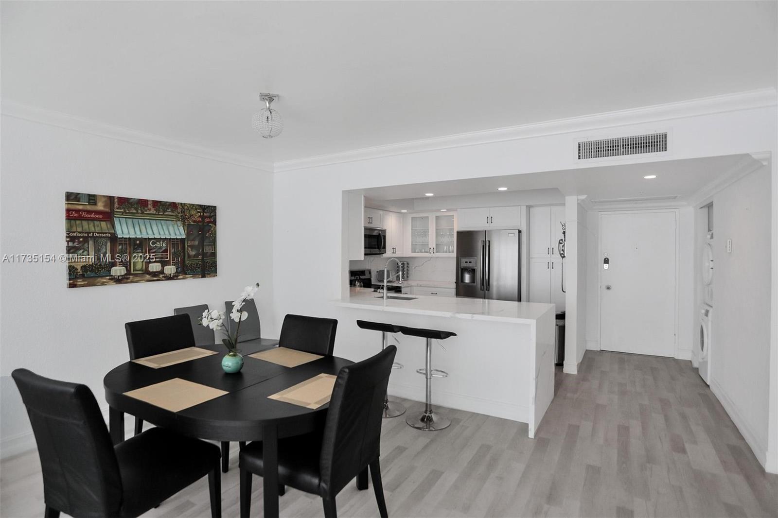 5600 CONDO - Residential