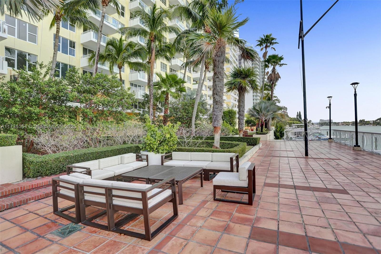 5600 CONDO - Residential