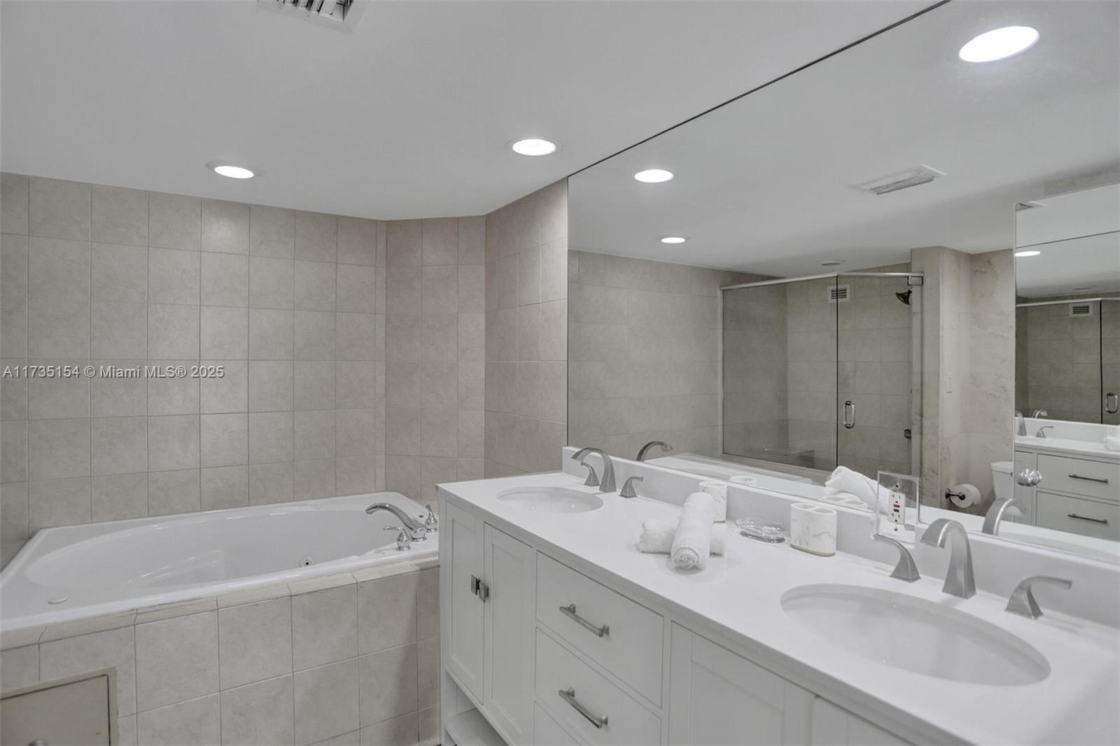 5600 CONDO - Residential