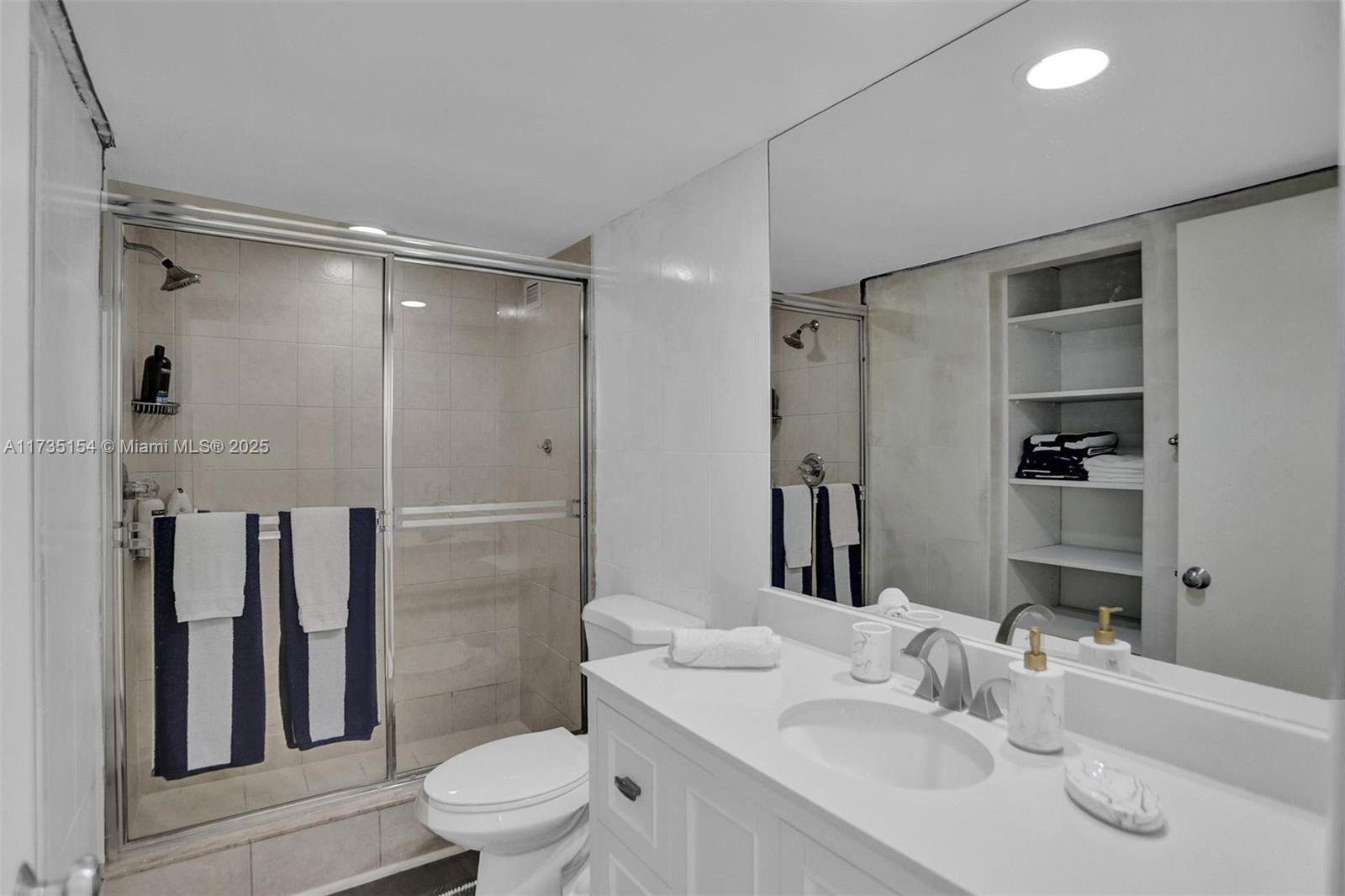 5600 CONDO - Residential