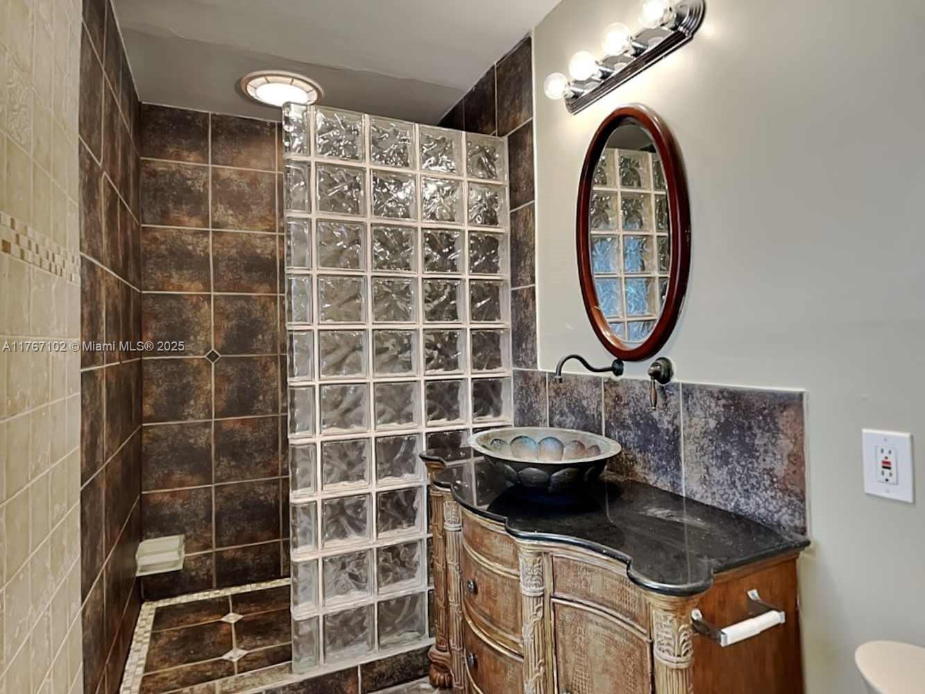 LAKE WYMAN SHORES - Residential Lease
