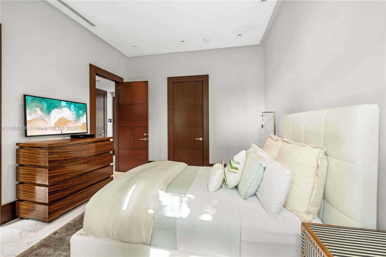 GABLES ESTATES NO 3 - Residential Lease