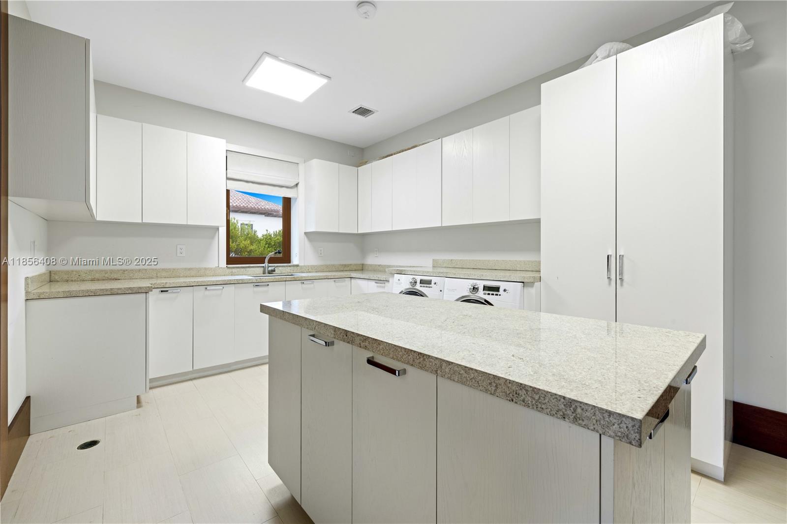 GABLES ESTATES NO 3 - Residential Lease