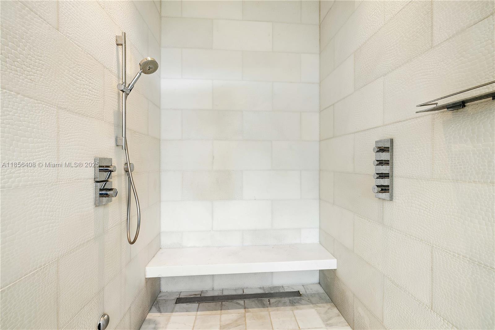 GABLES ESTATES NO 3 - Residential Lease