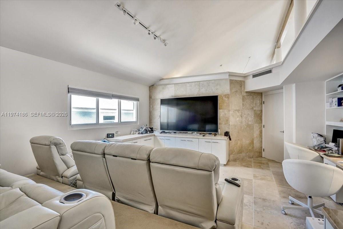 LAUDERDALE BEACH - Residential