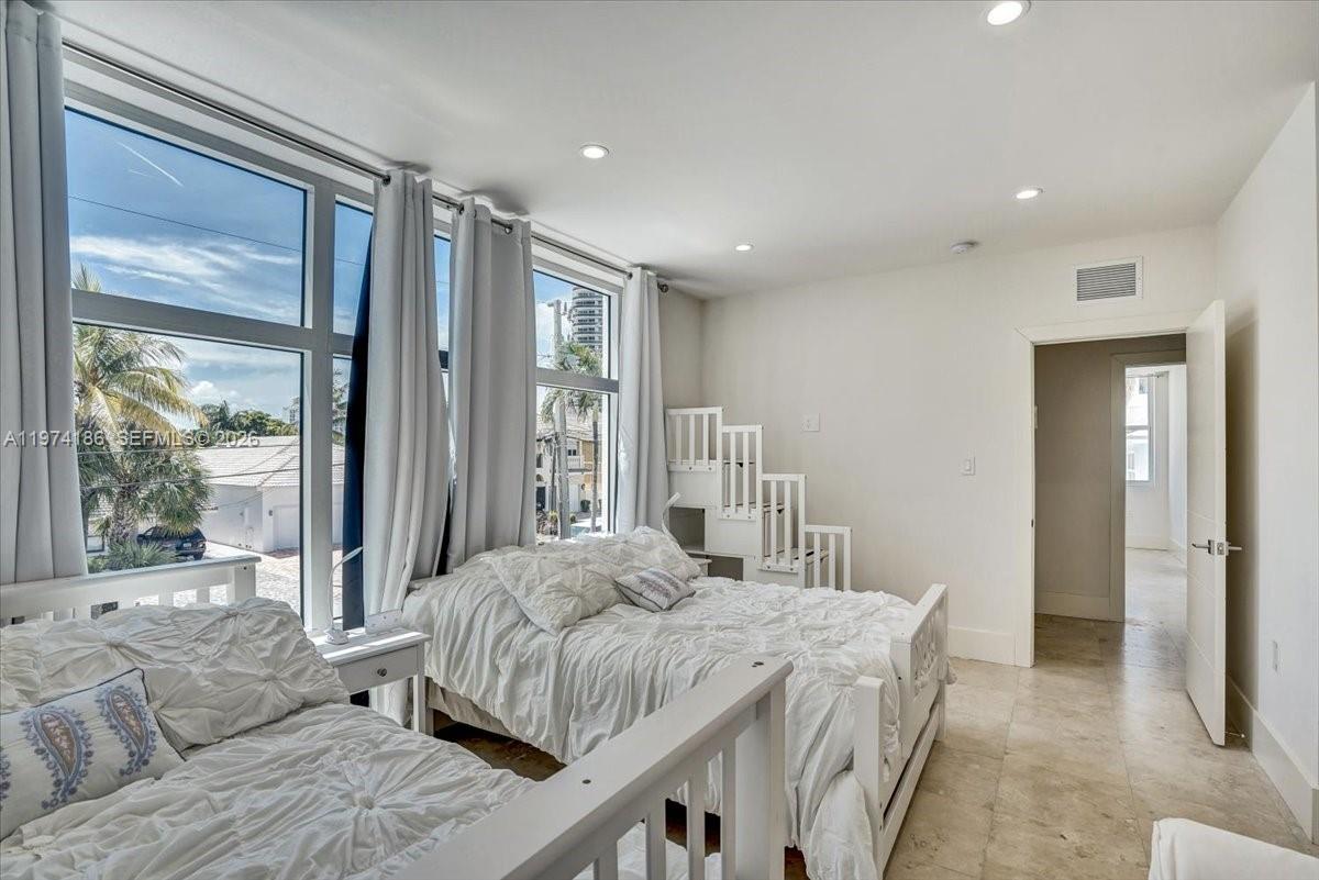 LAUDERDALE BEACH - Residential