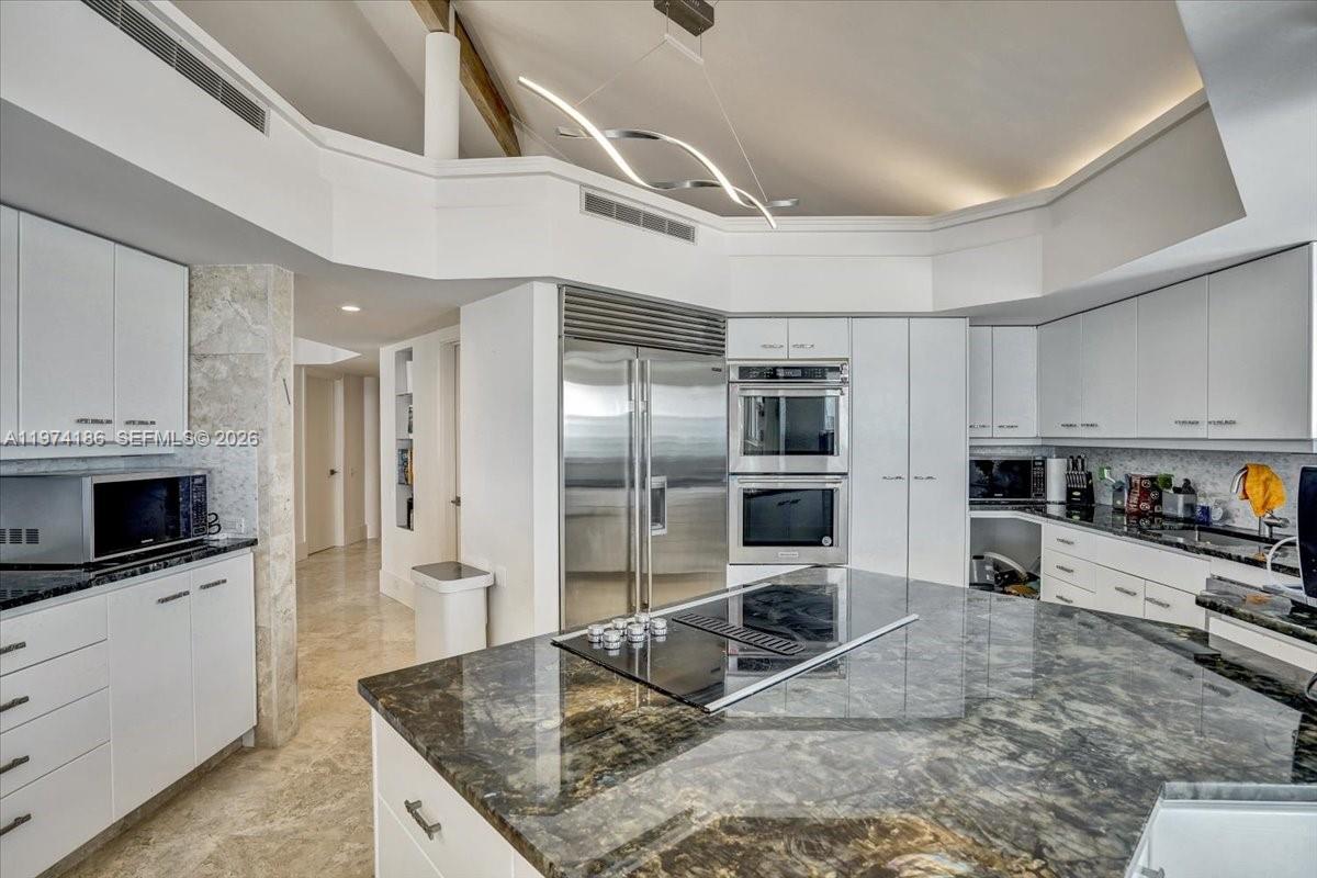 LAUDERDALE BEACH - Residential