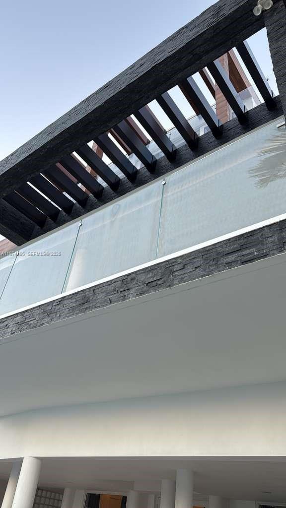 LAUDERDALE BEACH - Residential